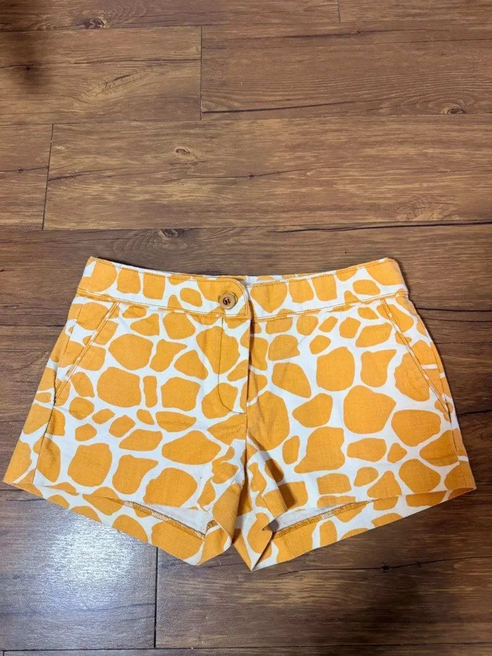 J. Crew Giraffe Print Women's City Fit Shorts Size 4 Yellow Gold Cotton Low Rise